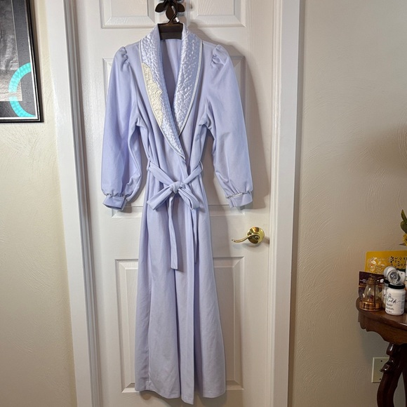Apostrophe Other - Apostrophe Light Blue Robe w/White Trim Full Length Soft Flannel Outer Feel EUC